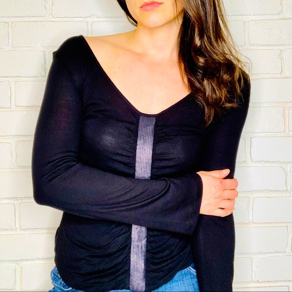 Daisy Fuentes Tops - 5️⃣ Black Long Sleeve Bell Sequin Ruched VNeck MP